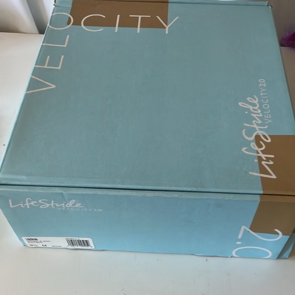 NIB LifeStride Velocity 2.0 Zinfandel Wedge Bootie - Picture 6 of 6